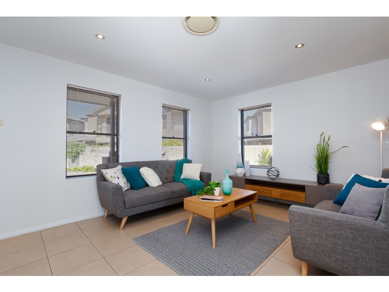 18/346-348 Pacific Highway, Belmont North NSW 2280