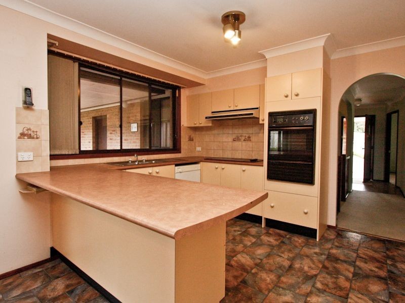 7 Squire Close, Valentine NSW 2280