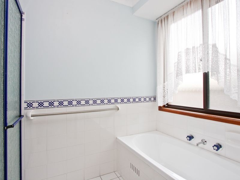 7 Squire Close, Valentine NSW 2280