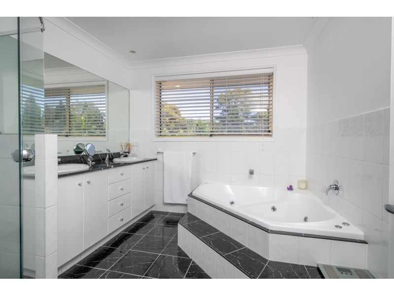 14 Dulungra Avenue, Belmont North NSW 2280