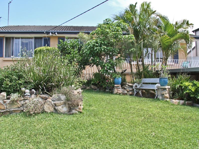 5 Robertson Road, Valentine NSW 2280