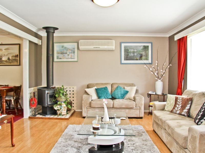 5 Robertson Road, Valentine NSW 2280