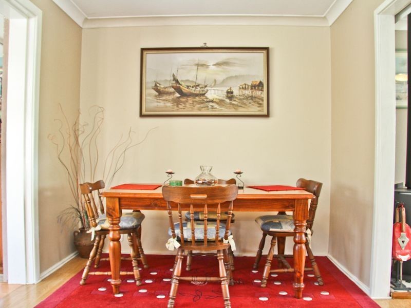 5 Robertson Road, Valentine NSW 2280