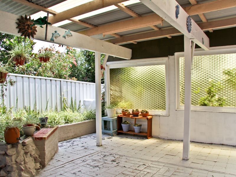 5 Robertson Road, Valentine NSW 2280