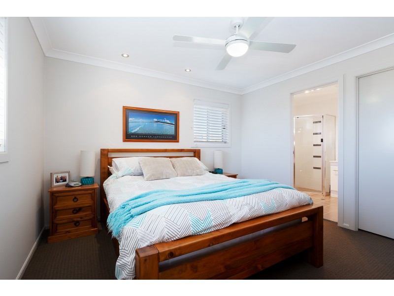 2 Siloam Drive, Belmont North NSW 2280