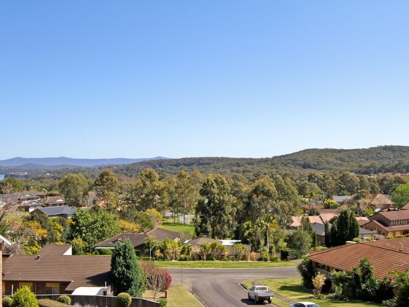 8 Grosvenor Place, Valentine NSW 2280