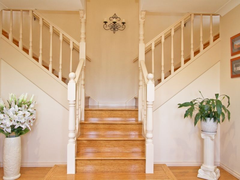 8 Grosvenor Place, Valentine NSW 2280