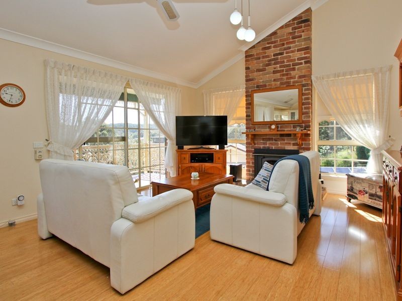8 Grosvenor Place, Valentine NSW 2280