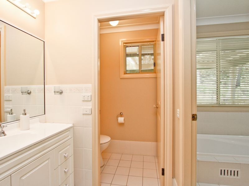 8 Grosvenor Place, Valentine NSW 2280