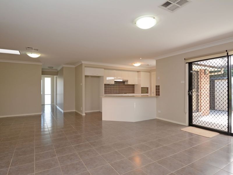 12 Evelyn Street, Floraville NSW 2280