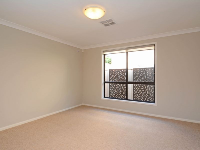 12 Evelyn Street, Floraville NSW 2280