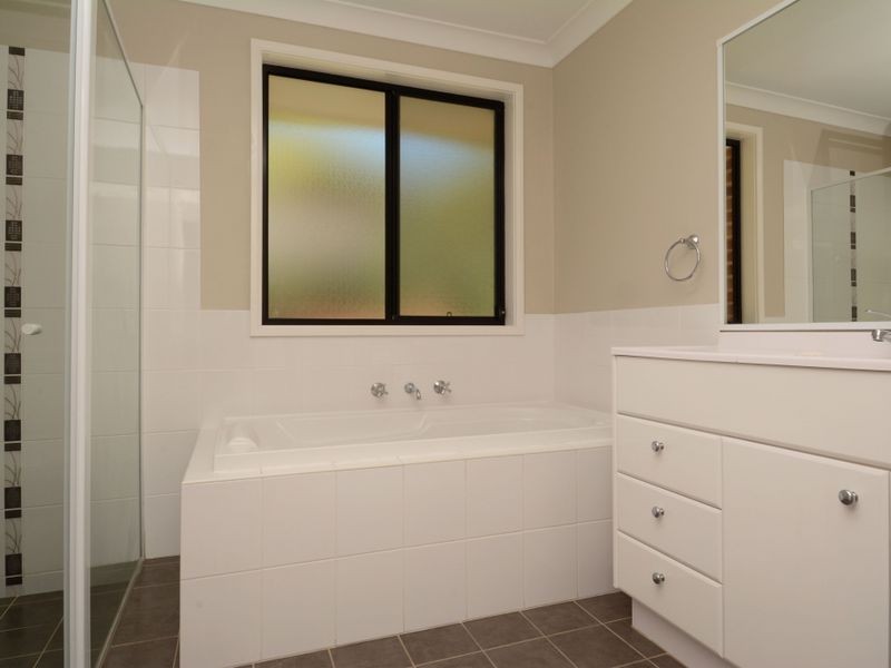 12 Evelyn Street, Floraville NSW 2280