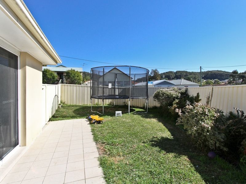 2 Jean Street, Belmont NSW 2280