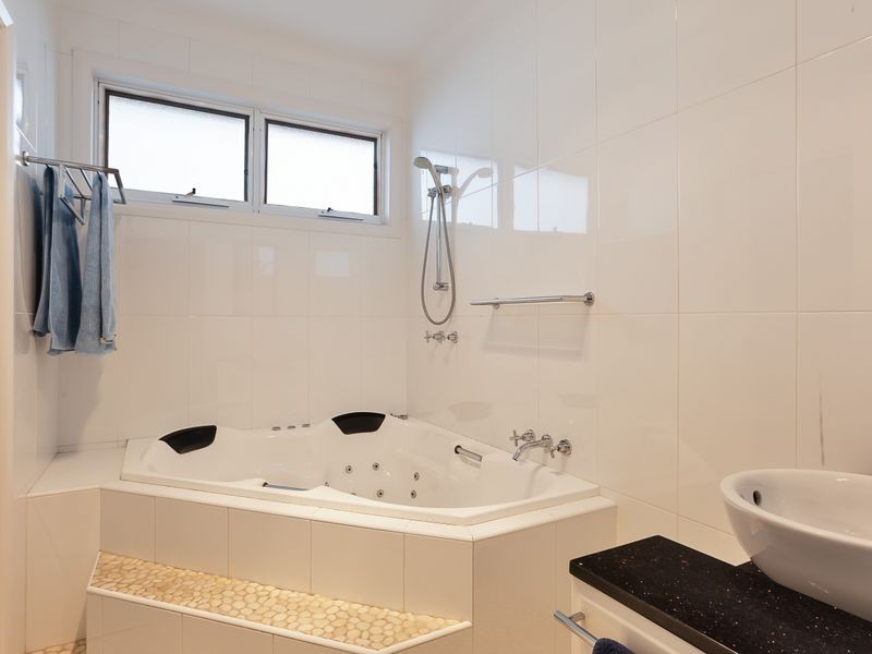 153 Andrew Road, Valentine NSW 2280
