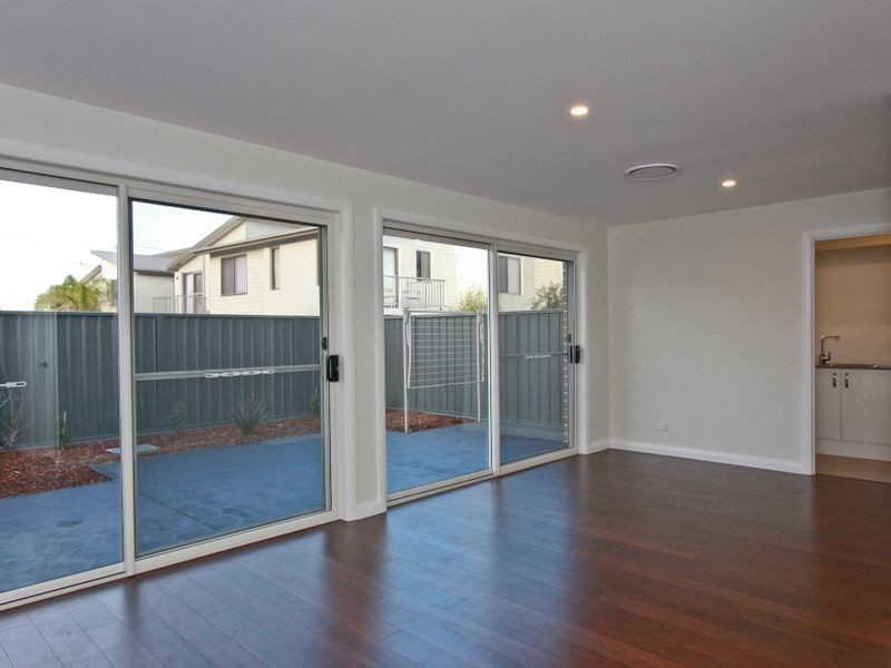 8/10-12 John Street, Warners Bay NSW 2282