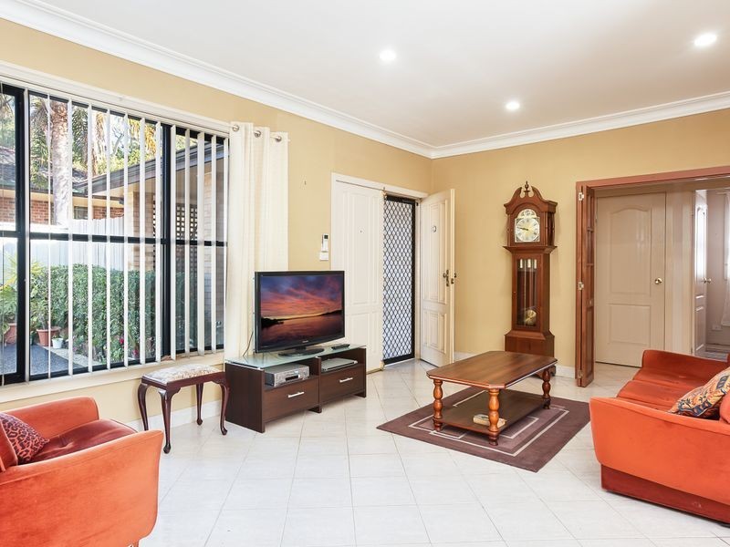 10 Eino Place, Eleebana NSW 2282