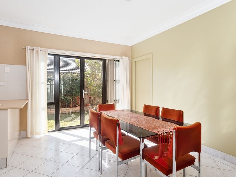 10 Eino Place, Eleebana NSW 2282