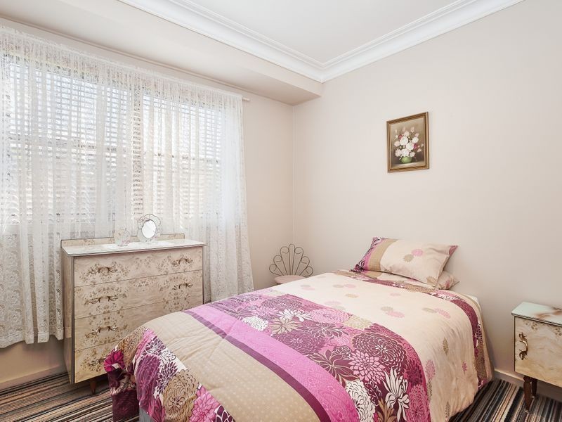 10 Eino Place, Eleebana NSW 2282