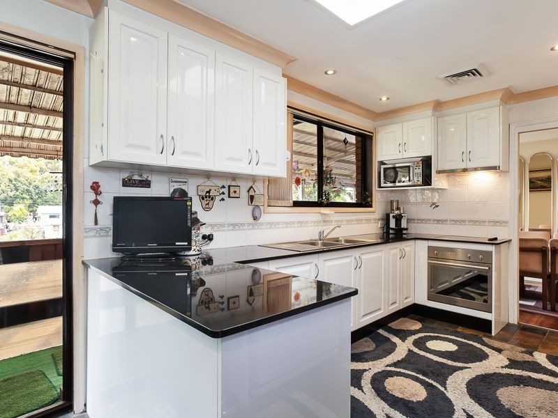 10 Valiant Avenue, Valentine NSW 2280