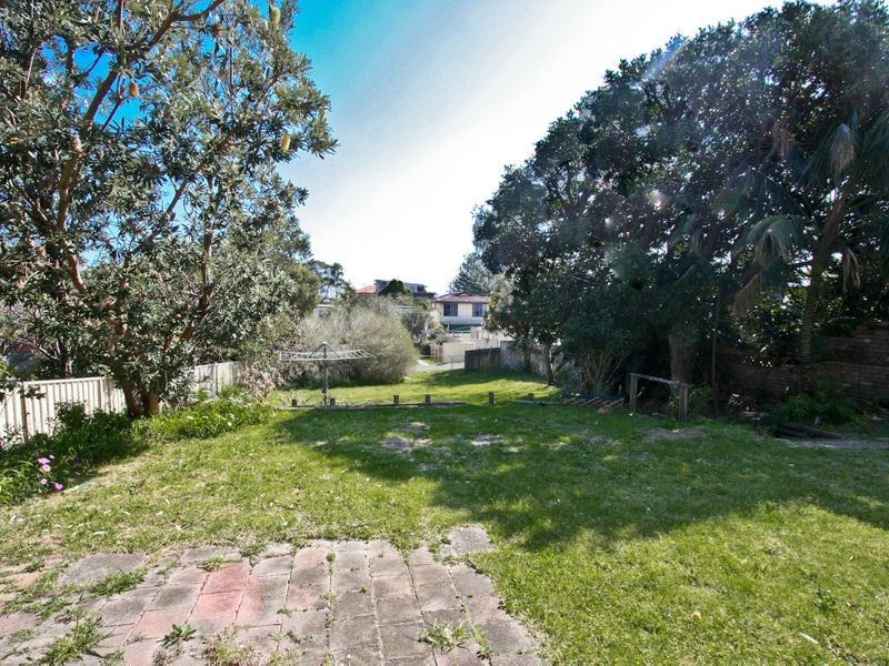 15 Ocean Street, Redhead NSW 2290