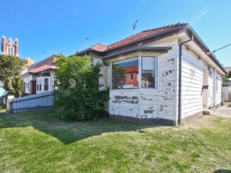 124 Denison Street, Hamilton NSW 2303