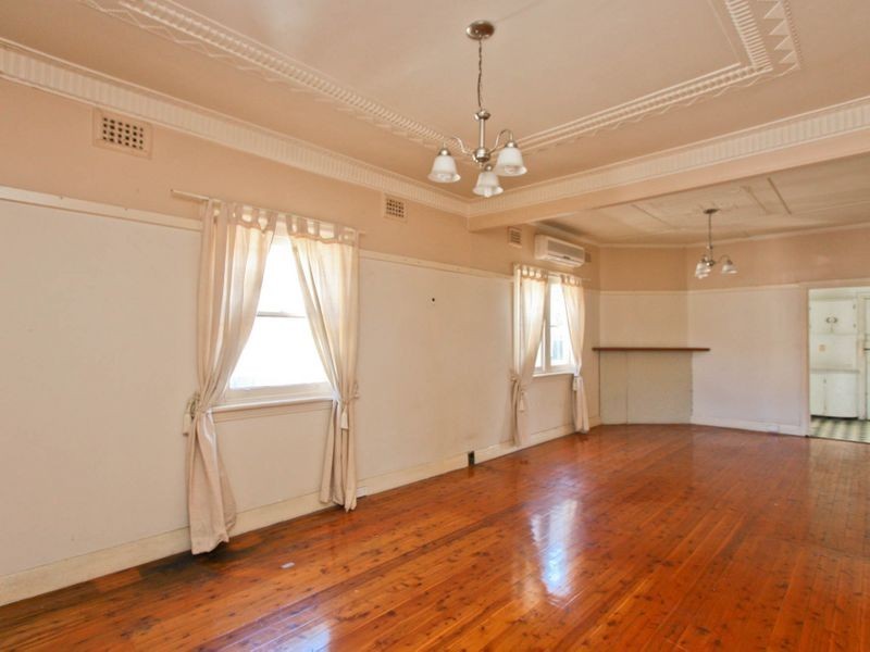 124 Denison Street, Hamilton NSW 2303