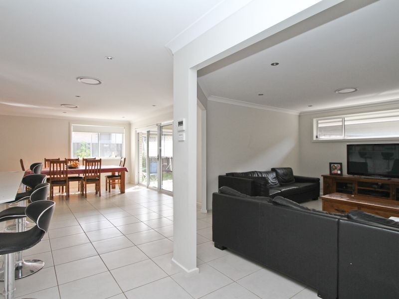 2 John Fallins Close, Belmont North NSW 2280