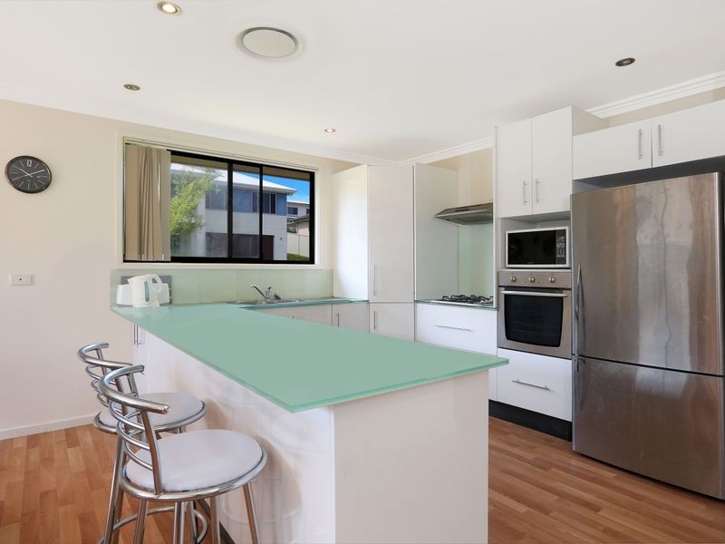 2 Plumeria Place, Valentine NSW 2280