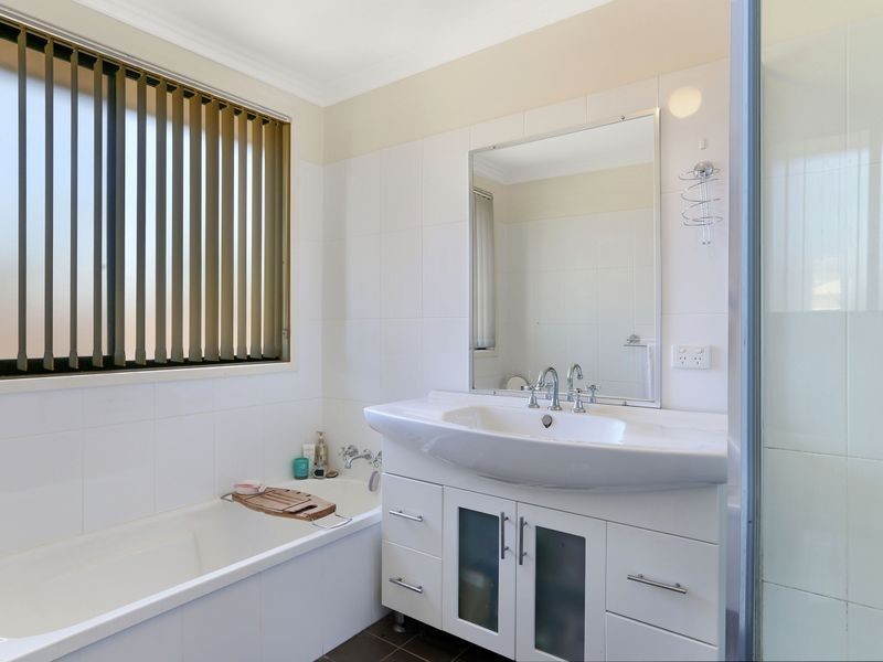 2 Plumeria Place, Valentine NSW 2280