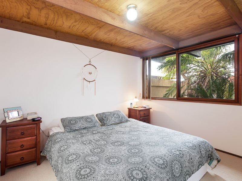 25 Seaview Close, Eleebana NSW 2282