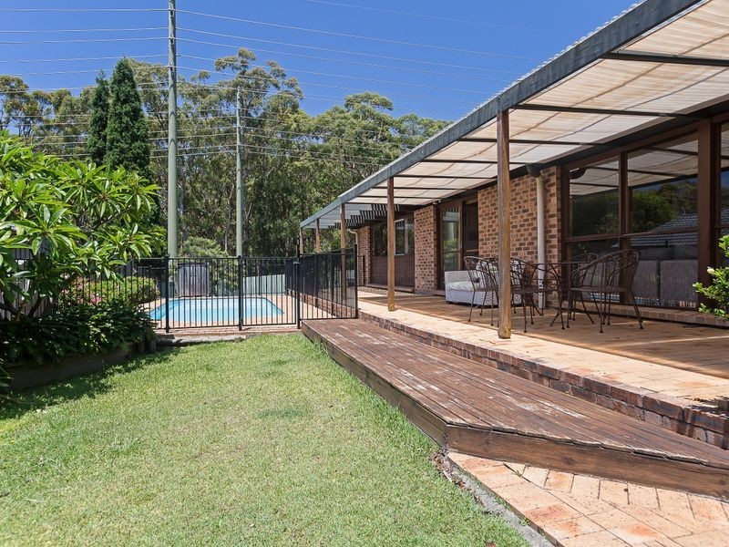 25 Seaview Close, Eleebana NSW 2282