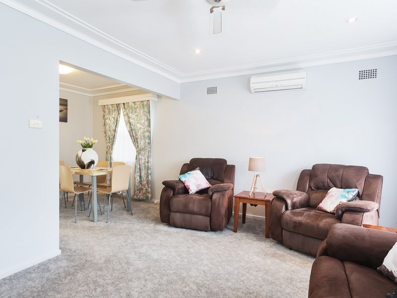 3 Croudace Bay Road, Belmont NSW 2280