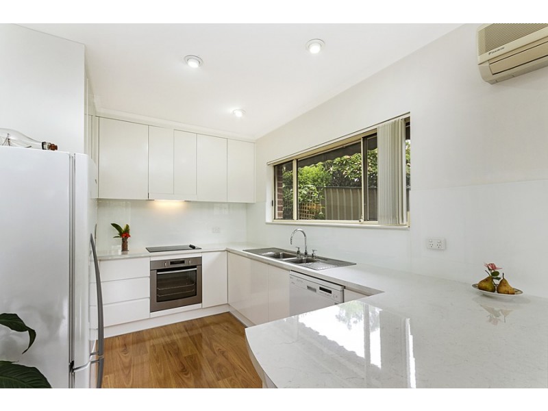 2/44 Allambee Place, Valentine NSW 2280