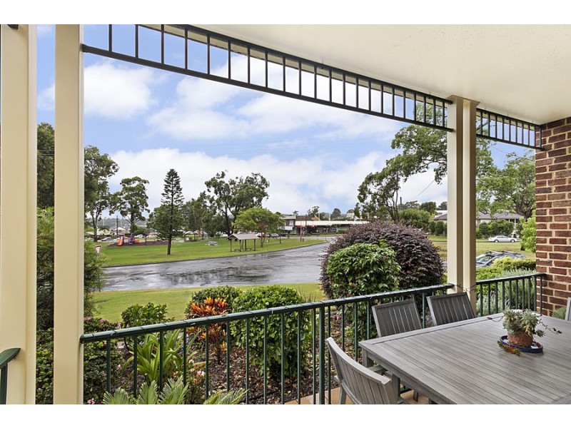 2/44 Allambee Place, Valentine NSW 2280