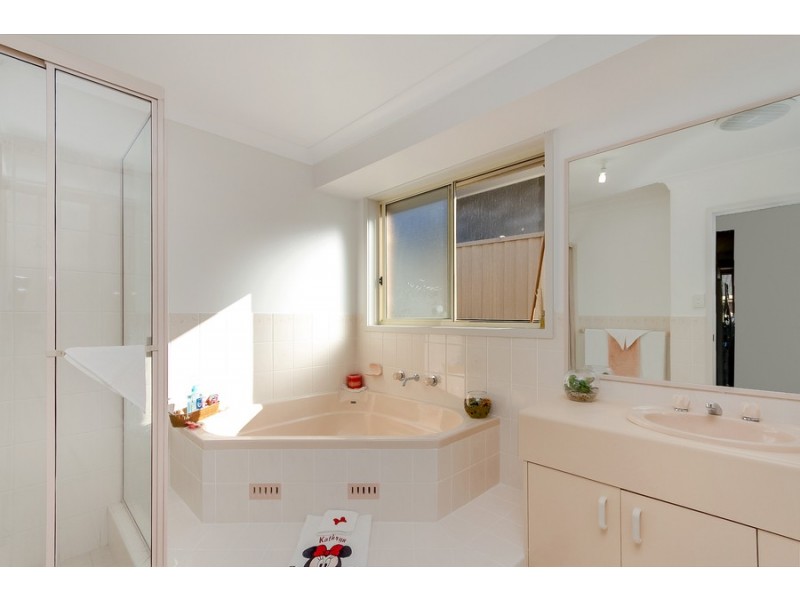 92 Yeramba Road, Summerland Point NSW 2259