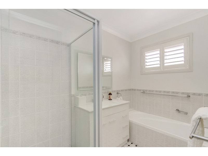 11 Gordon Street, Eleebana NSW 2282