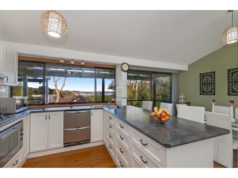 43 Croft Road, Eleebana NSW 2282