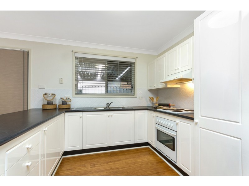 2/14 Berringar Road, Valentine NSW 2280