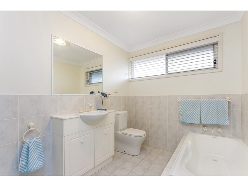 2/14 Berringar Road, Valentine NSW 2280