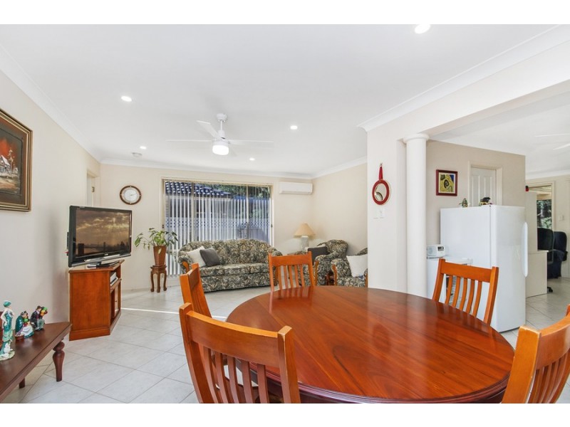 27 Seafarer Close, Belmont NSW 2280