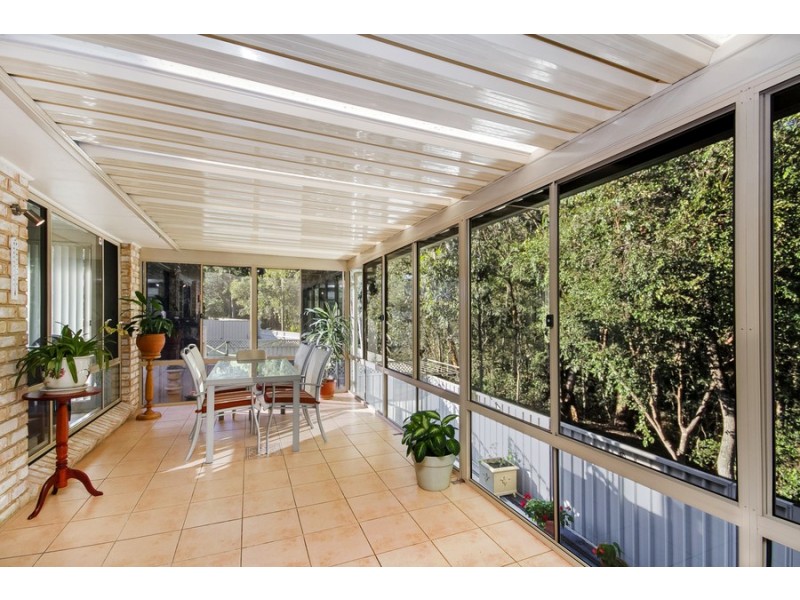 27 Seafarer Close, Belmont NSW 2280