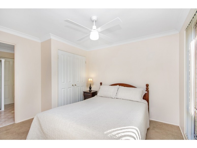 27 Seafarer Close, Belmont NSW 2280