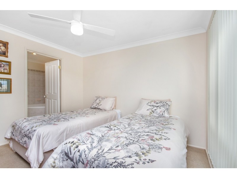 27 Seafarer Close, Belmont NSW 2280
