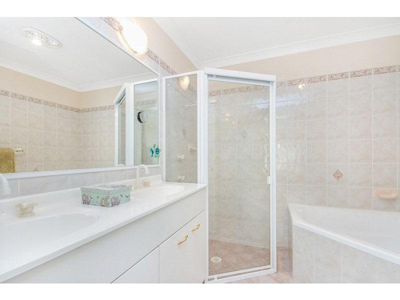 27 Seafarer Close, Belmont NSW 2280