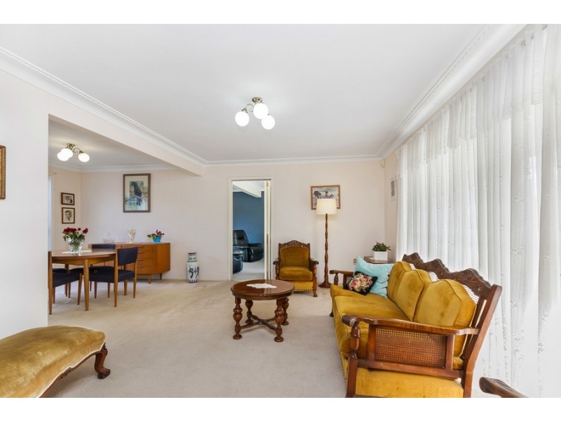 42 Regal Way, Valentine NSW 2280