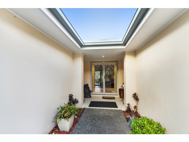 25 Pebble Beach Court, Belmont NSW 2280