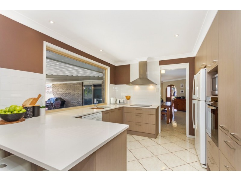 6 Lipton Close, Woodrising NSW 2284