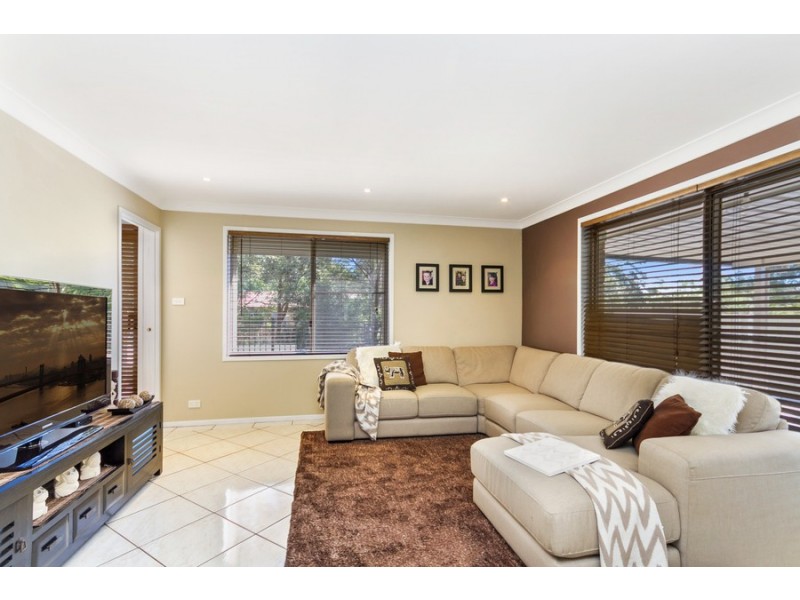 6 Lipton Close, Woodrising NSW 2284