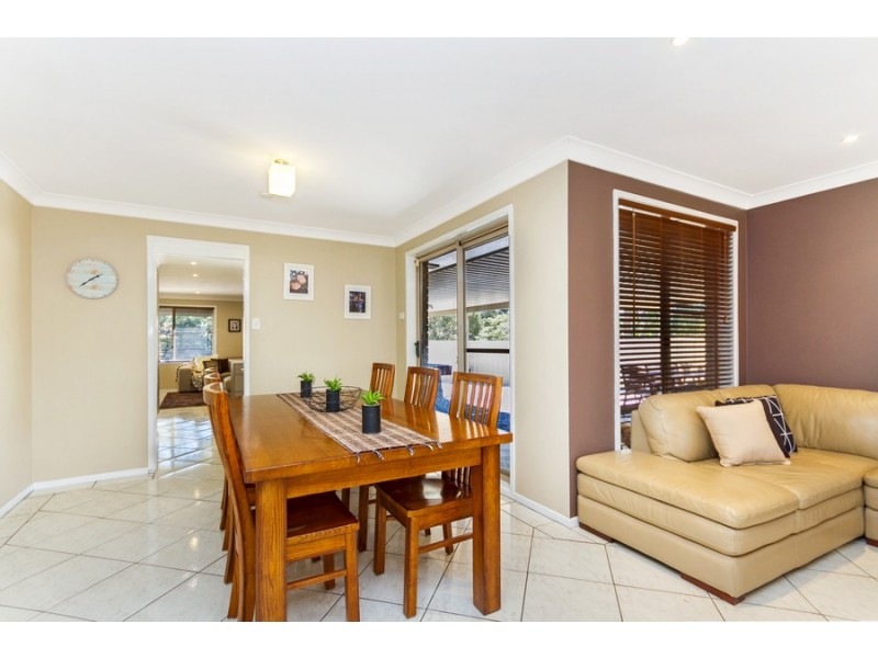 6 Lipton Close, Woodrising NSW 2284