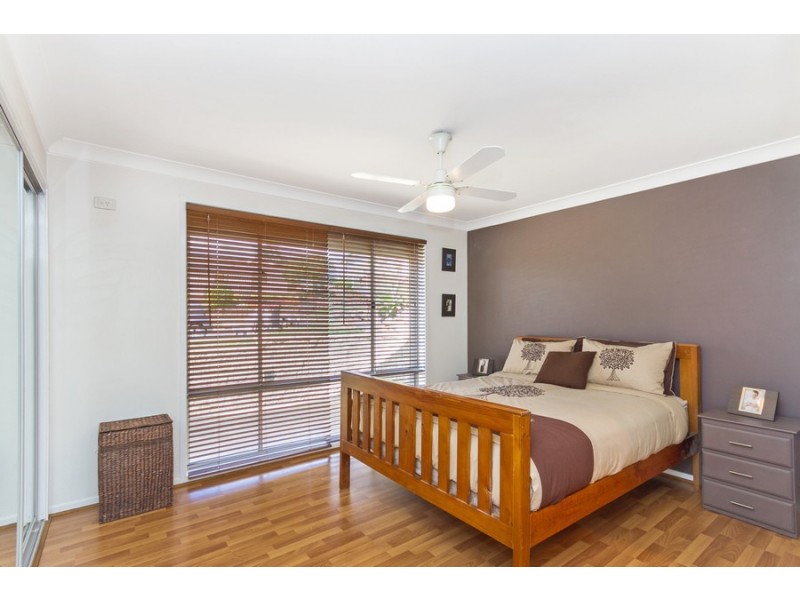 6 Lipton Close, Woodrising NSW 2284